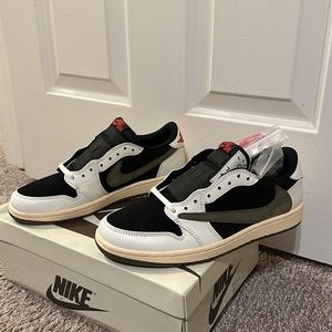 Travis Scott x Air Jordan 1 Olive